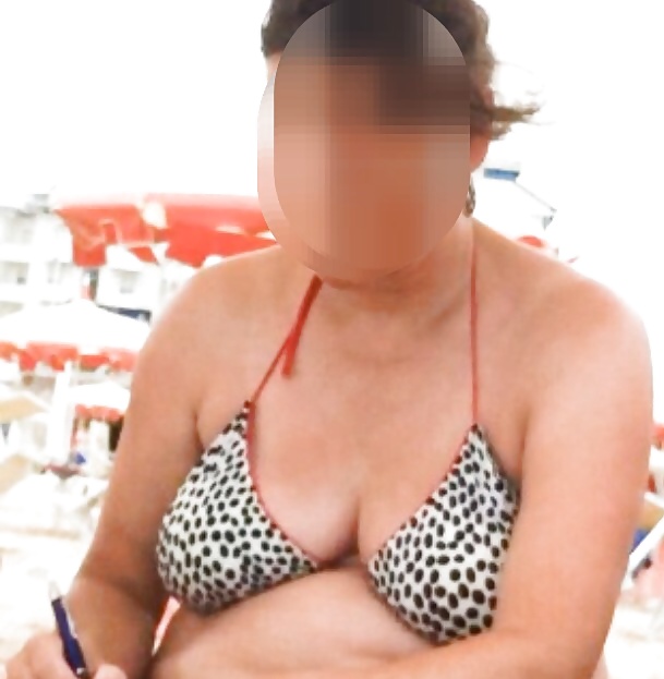 Foto di tette da vacanza degli anni passati - trova il cameltoe...
 #23876111