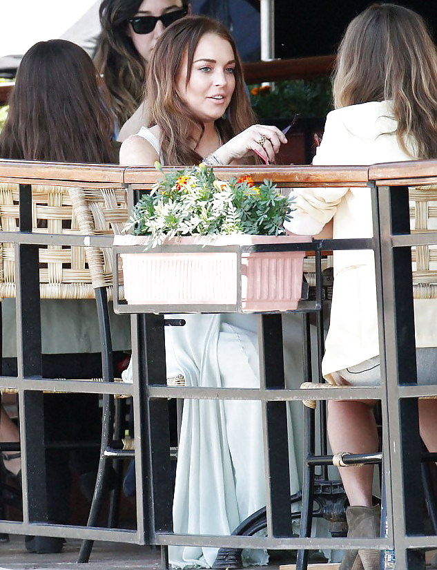 Lindsay lohan ... café en los angeles
 #35915257