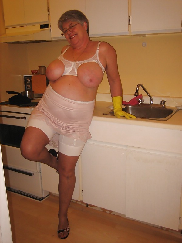 Mom removed the girdle #38673309