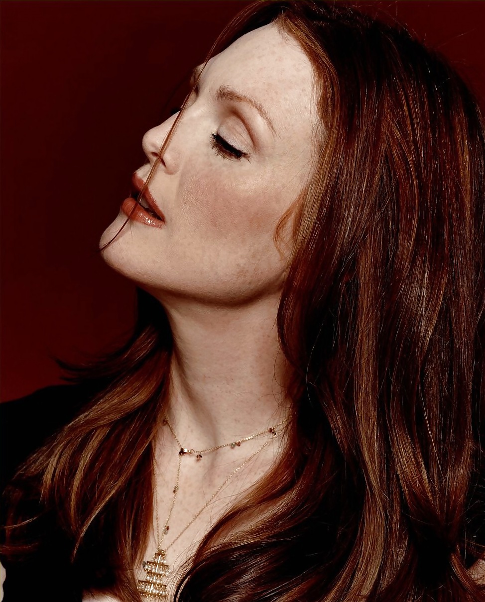 Julianne Moore (HQ) #34485637