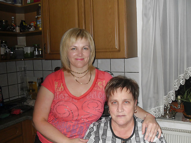 Russo maturo e nonne
 #40014035