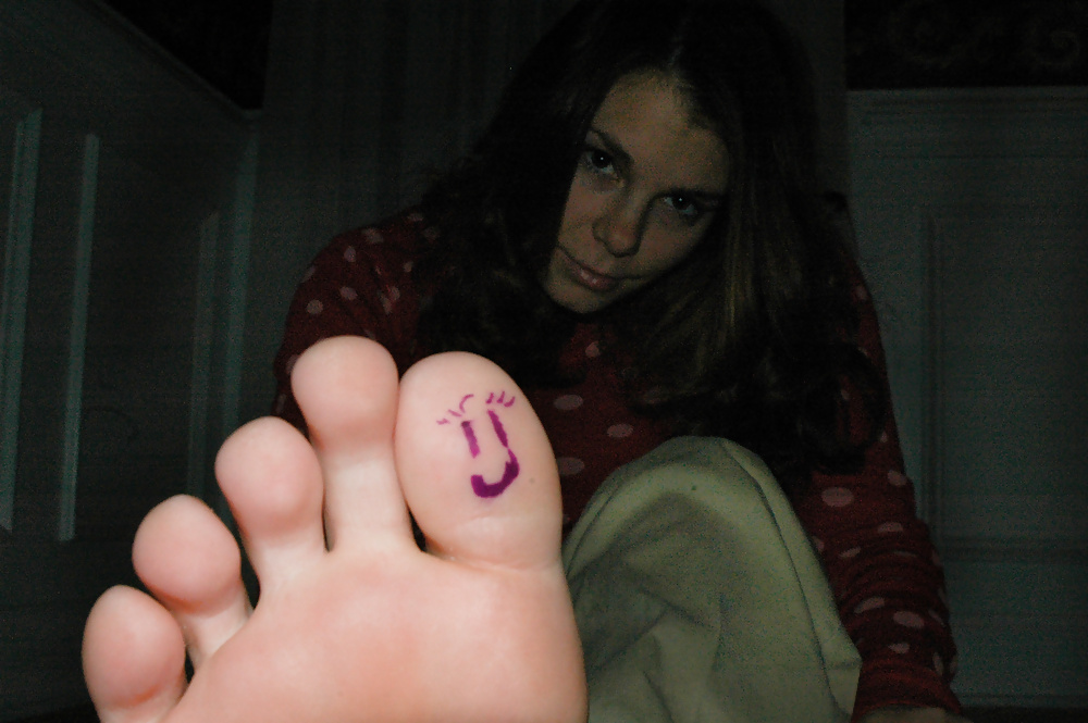 Feets And Faces #41019254