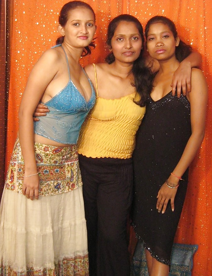 Desi Indien Actrice Porno Lesbienne Gangs: Sanjana & Autres #40999783