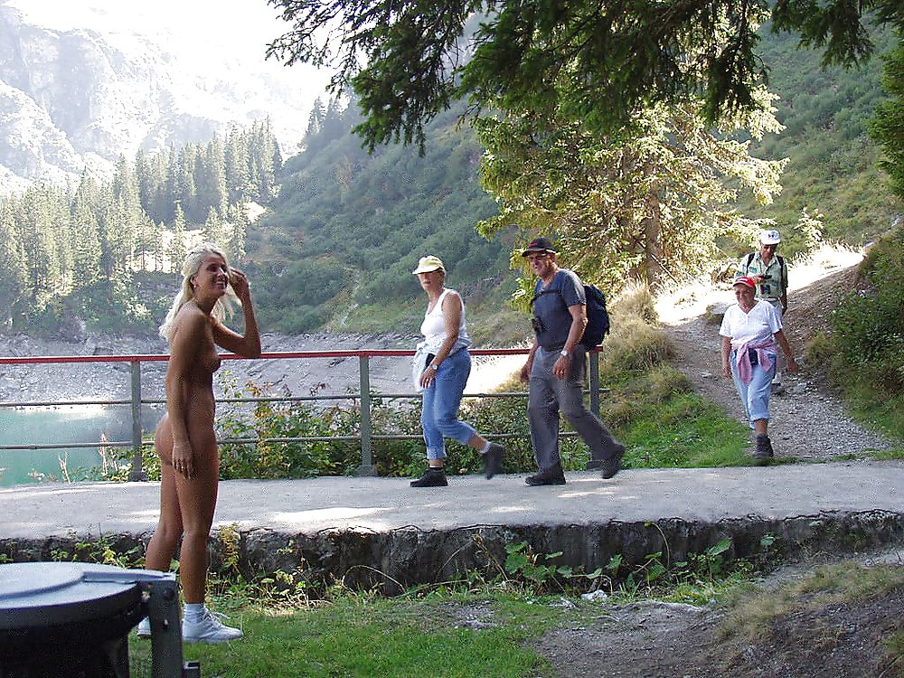 Chica nudista de vacaciones en suiza parte 2 - n. c. 
 #35223887