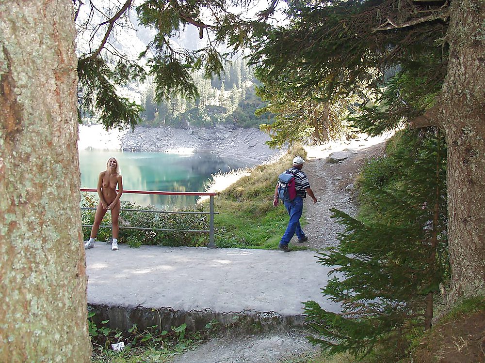 FKK-Mädchen Auf Ferien In Der Schweiz Teil 2 - Nc #35223911