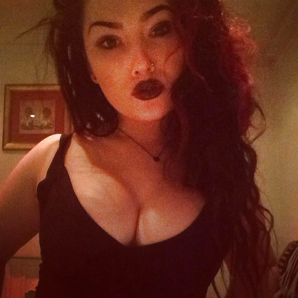 Sexy Megan Fox look alike British Facebook Bitch #34417719