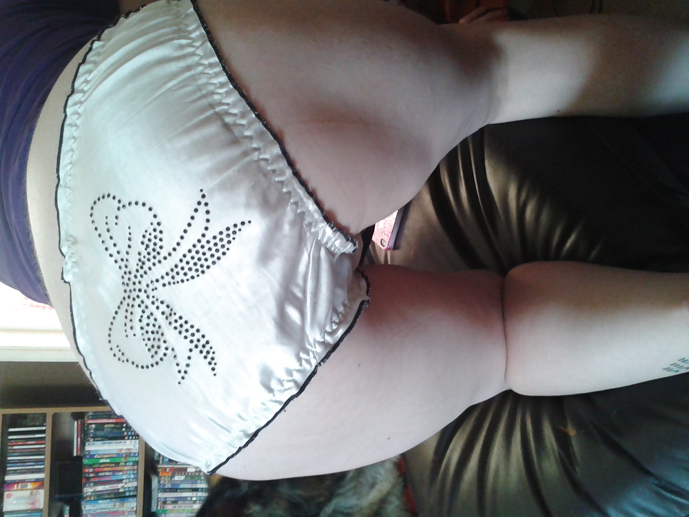 This is how the wife walks round the house
