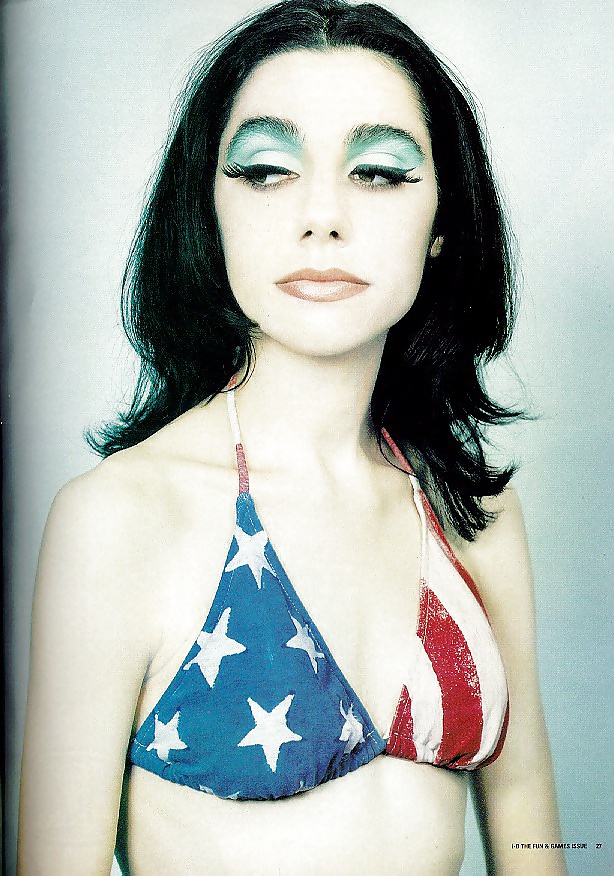 Pj Harvey
 #24415294