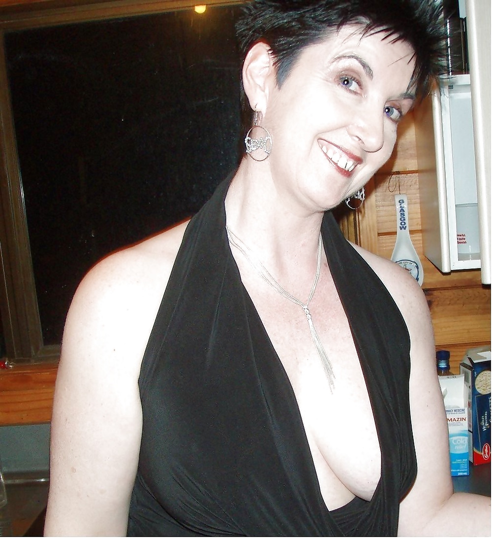 Sir, Ist Ihre Frau Wie Ein Gewöhnlicher Tramp Gekleidet! #27585192