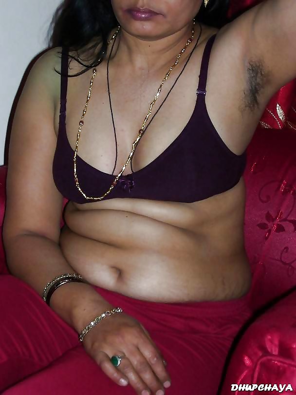 Desi Chaude Bhabhi Sexy Posent Et Taquiner #24179836