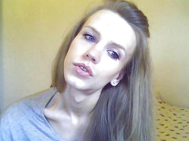 かわいいスキニーTガール
 #27818427