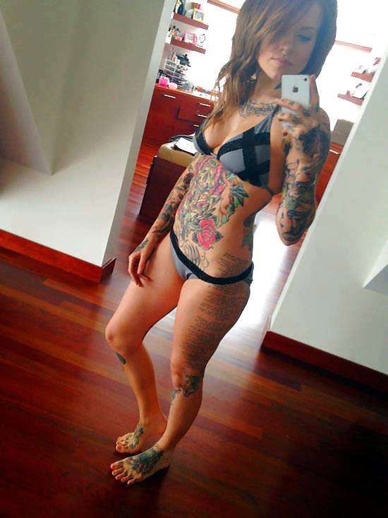 タトゥーガール
 #36115782