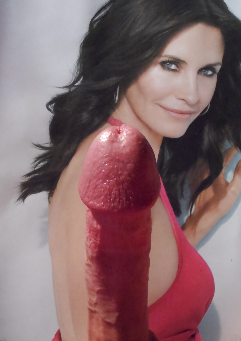 Più cazzo e sperma per la faccia di Courtney Cox!
 #39895309