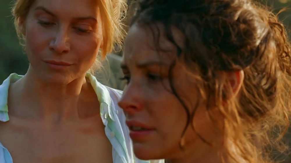 Elizabeth mitchell&evangeline lilly
 #23108689