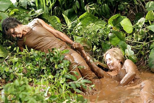 Elizabeth mitchell&evangeline lilly
 #23108845