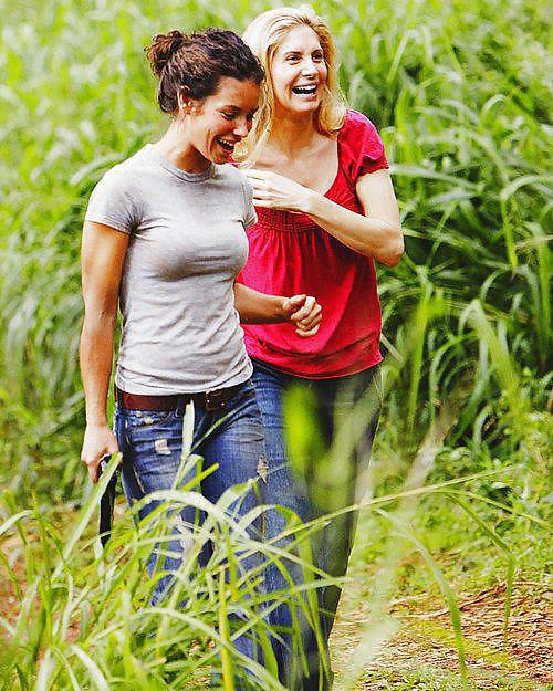 Elizabeth Mitchell & Evangeline Lilly #23109050