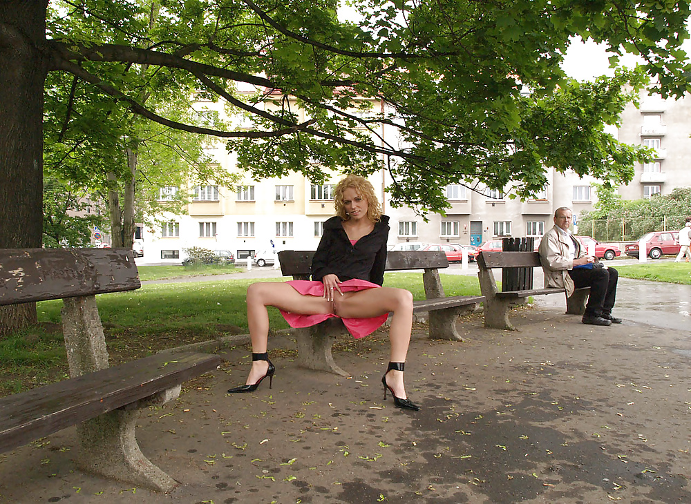 Upskirt, Clignotant, Images Candides De Filles Et Arrive à Maturité #29385025