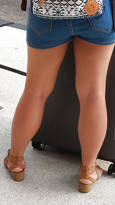 Candid: thick young asian legs #27224165