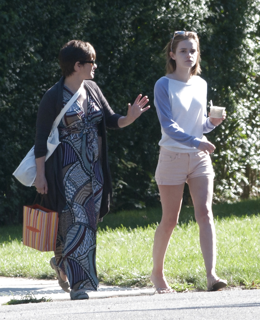 Emma watson che legge in mutande
 #26862034