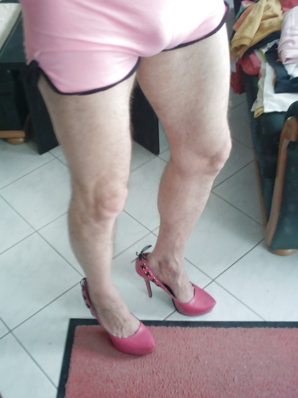 ピンクのドレスを着た女性
 #38937313