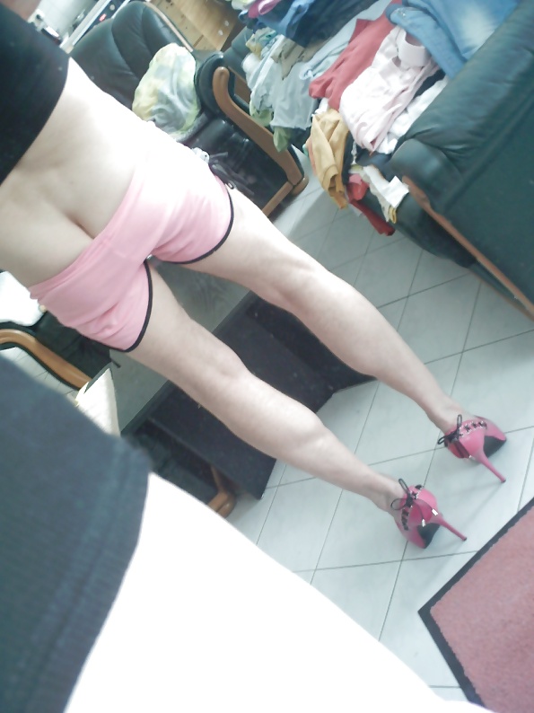 ピンクのドレスを着た女性
 #38937338