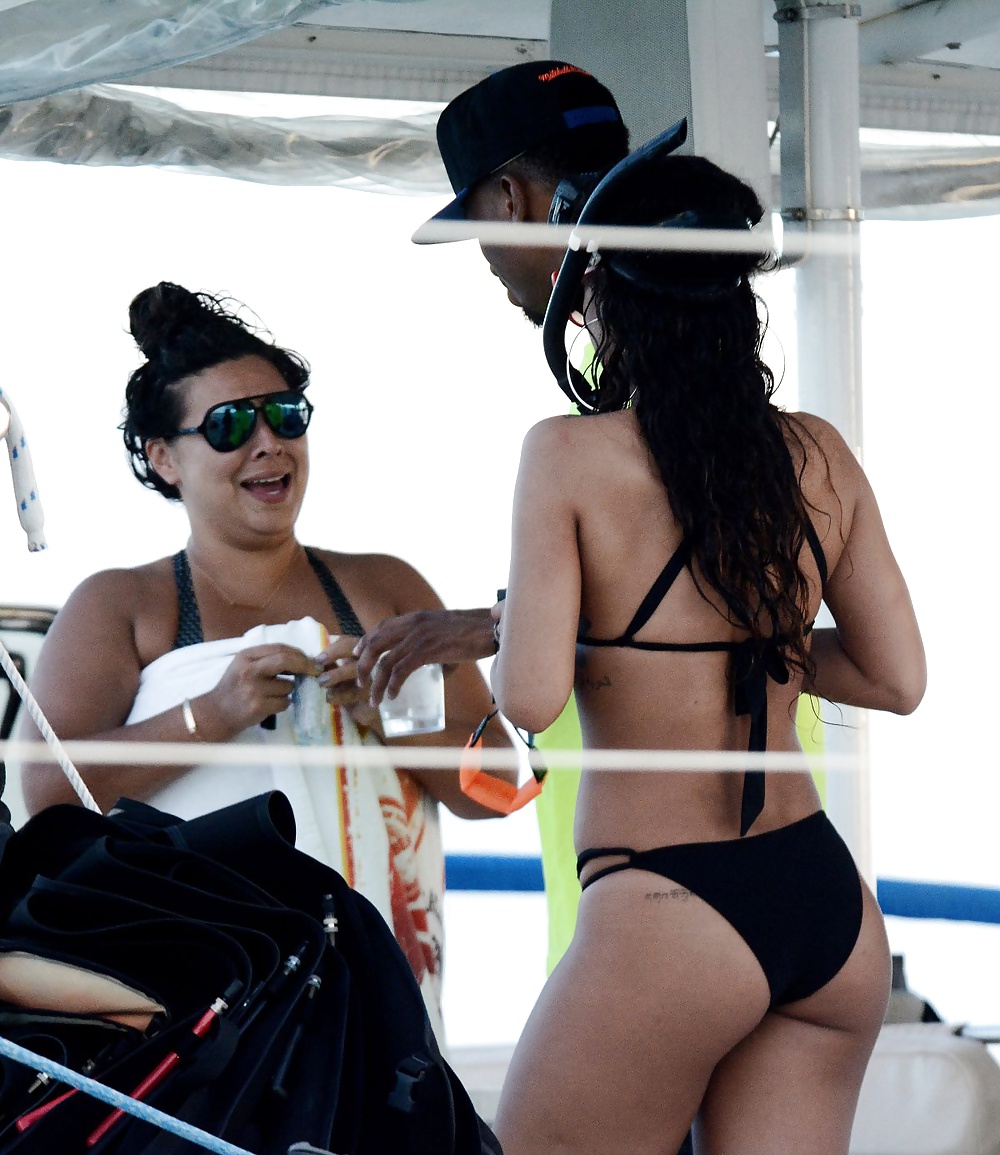 Rihanna - Big Bouncy ass in Bikini #40105603