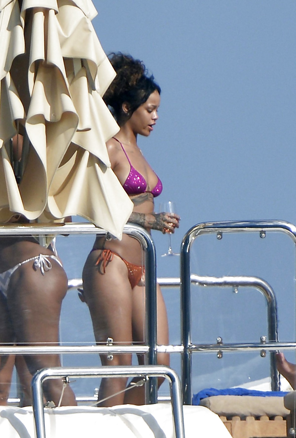 Rihanna - Big Bouncy ass in Bikini #40106242