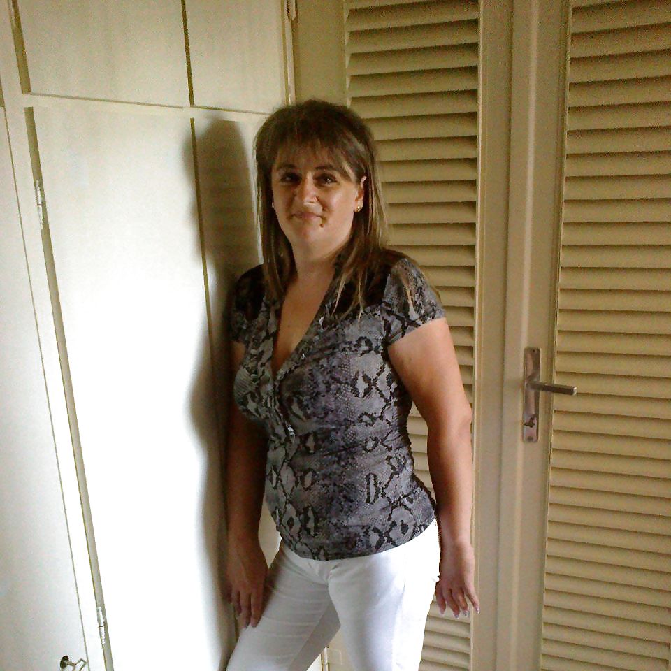 40歳以上の男性
 #23136583