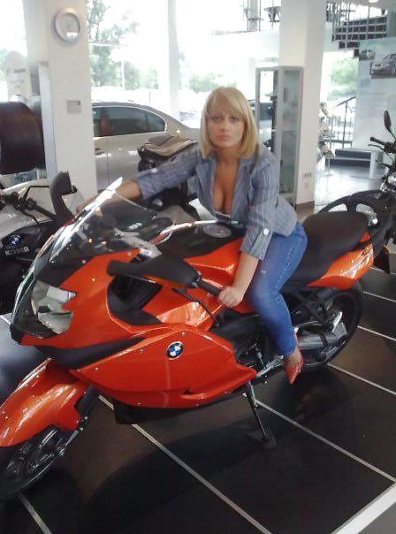 40歳以上の男性
 #23136757