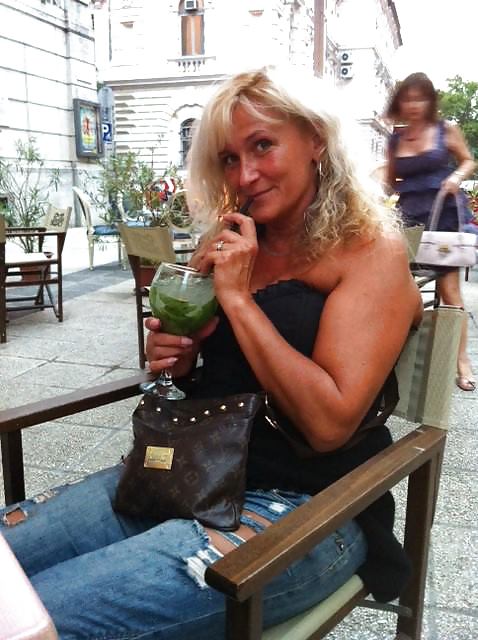 40歳以上の男性
 #23136950