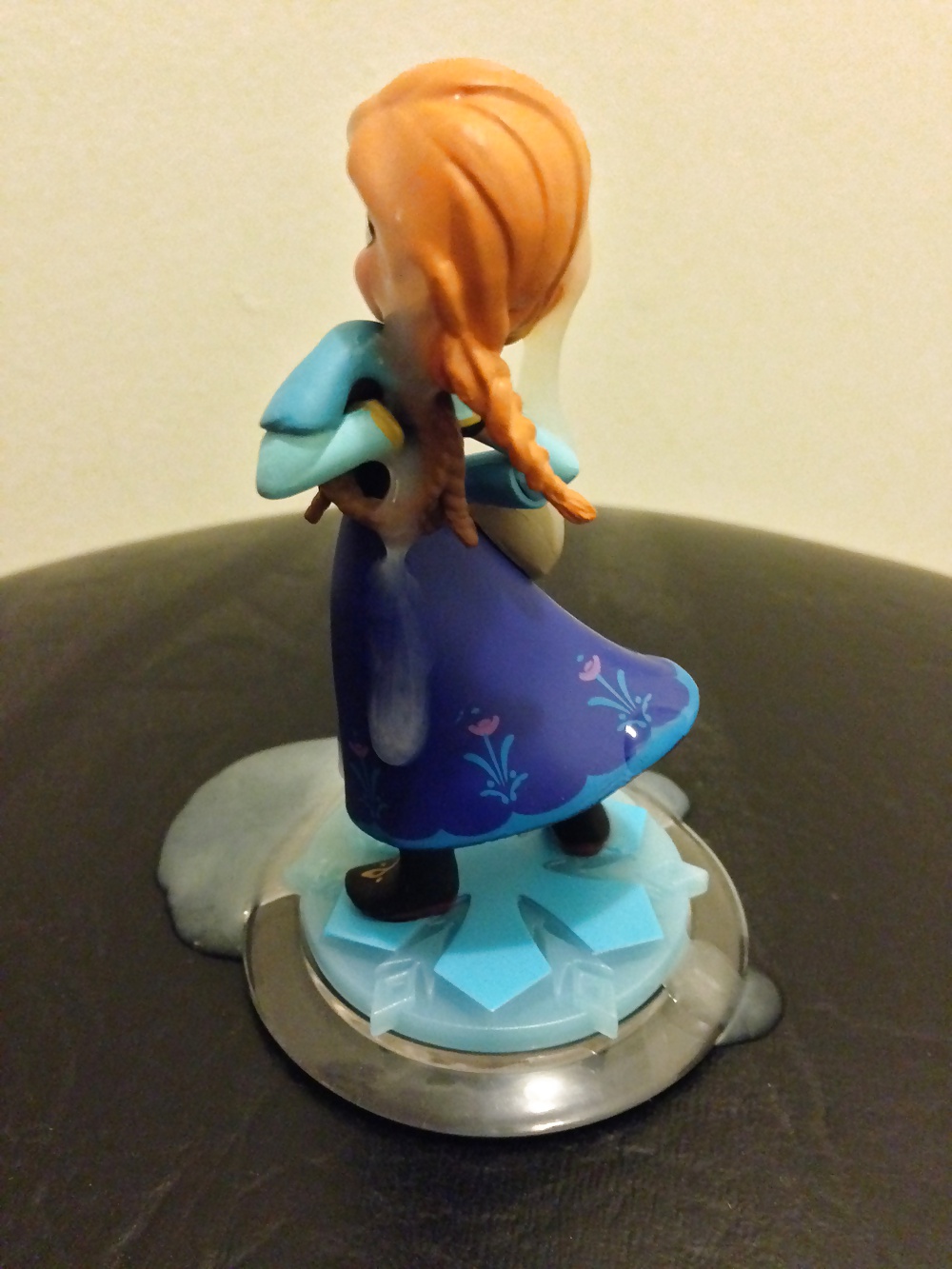 Let it go, featuring anna from frozen
 #38943144