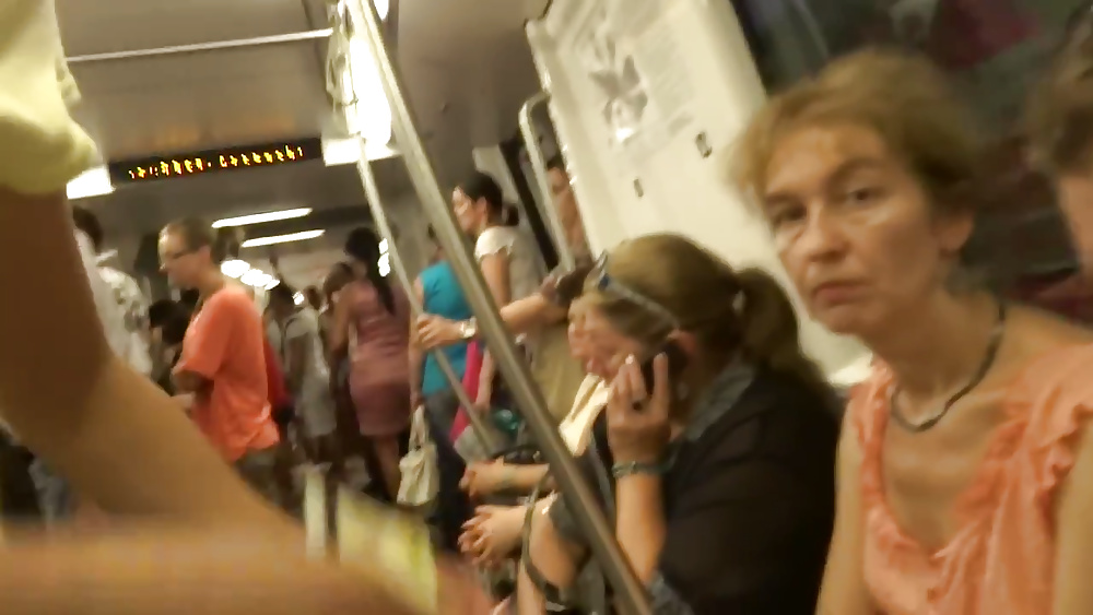 Spion Reifen Straße, U-Bahn, Bus Rumänisch #26809902
