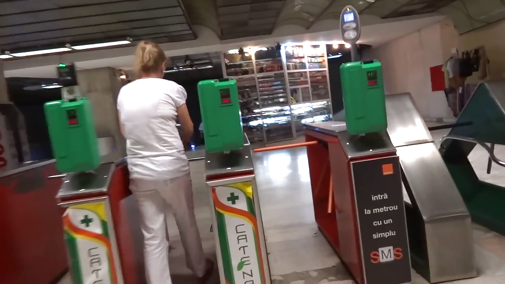 Spion Reifen Straße, U-Bahn, Bus Rumänisch #26809941
