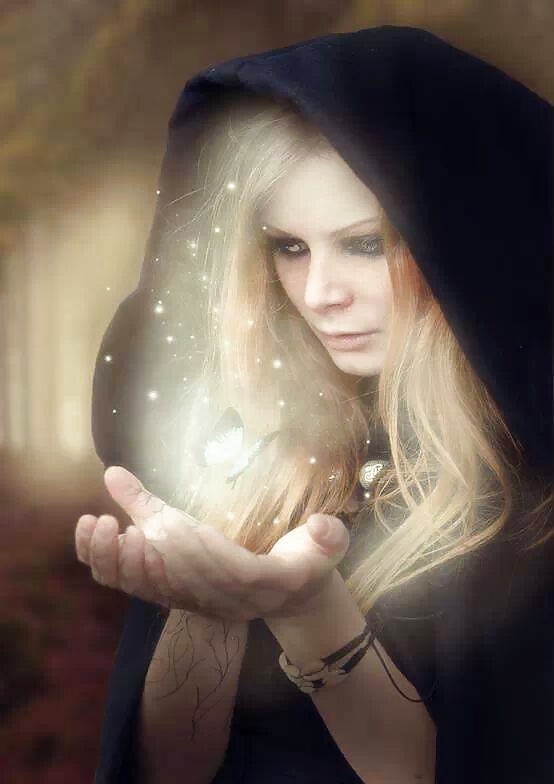 Brujas y caballeros
 #35160872