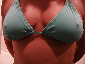 Verpackte titten 1
 #36337373