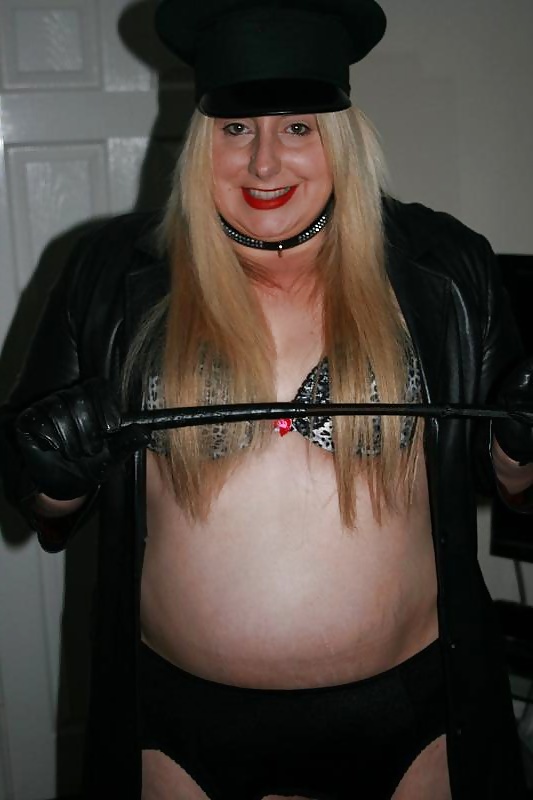 Lisa J #27033109