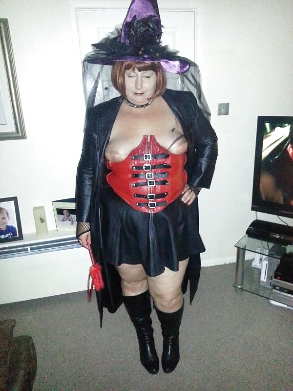 Lisa J #27033186