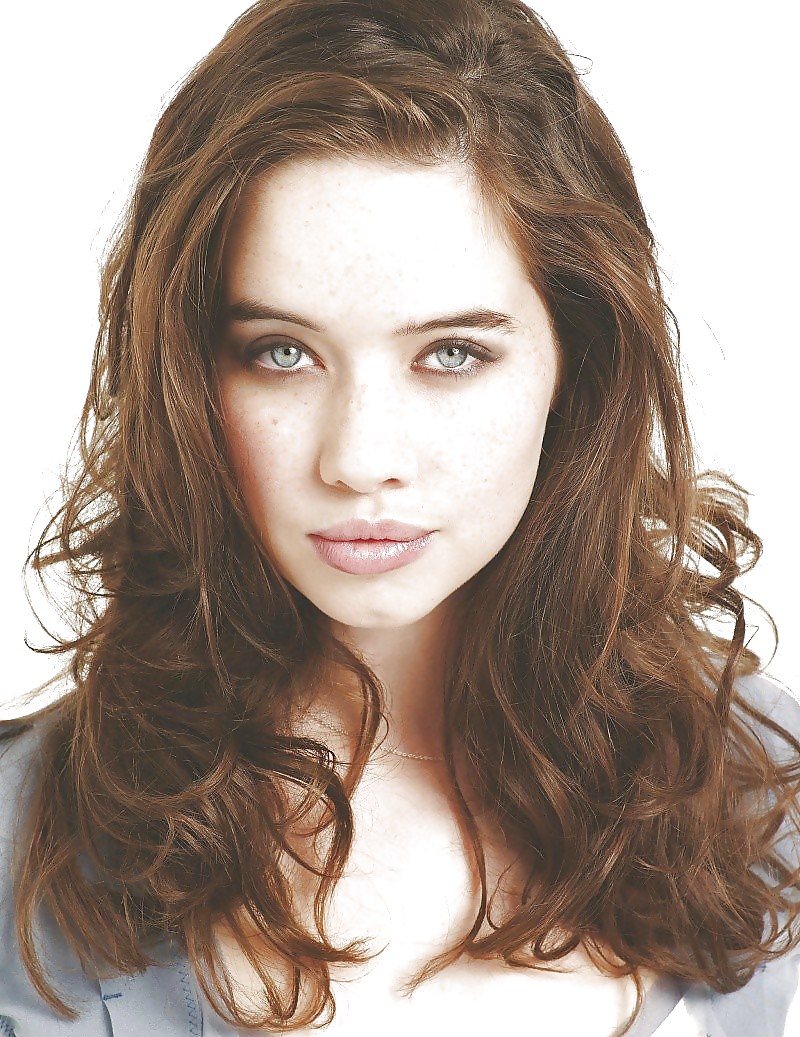 Anna popplewell #26053684