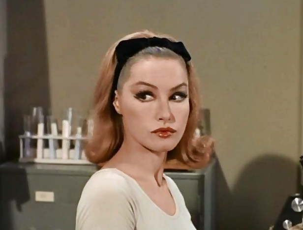 Julie newmar
 #24415358