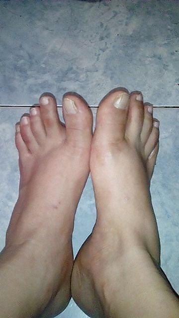 Kolumbianisch Weiße Mädchen Füße #28543361