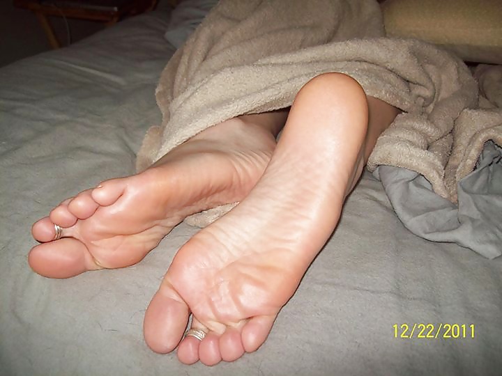 Kolumbianisch Weiße Mädchen Füße #28543432