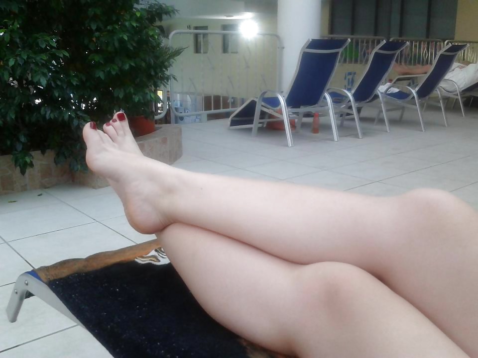 Kolumbianisch Weiße Mädchen Füße #28544152