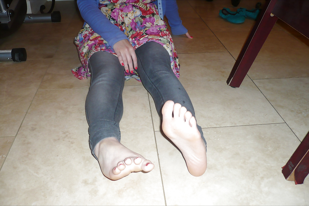 Kolumbianisch Weiße Mädchen Füße #28544404