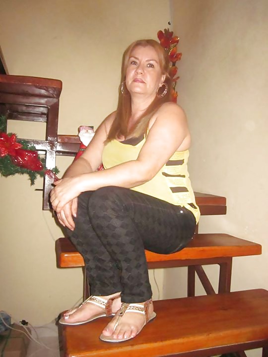 Kolumbianisch Weiße Mädchen Füße #28544482
