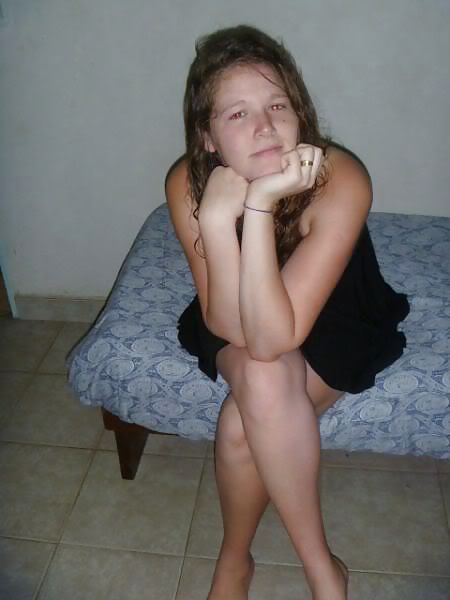 コロンビアの白い女の子の足
 #28546126