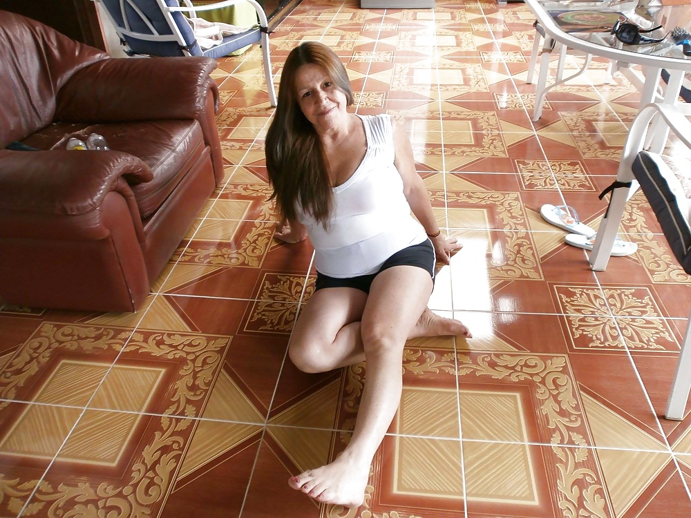 コロンビアの白い女の子の足
 #28546849