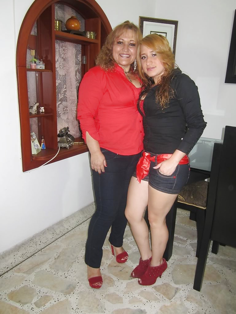 Chicas blancas colombianas pies
 #28547398