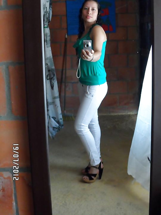 Kolumbianisch Weiße Mädchen Füße #28548054