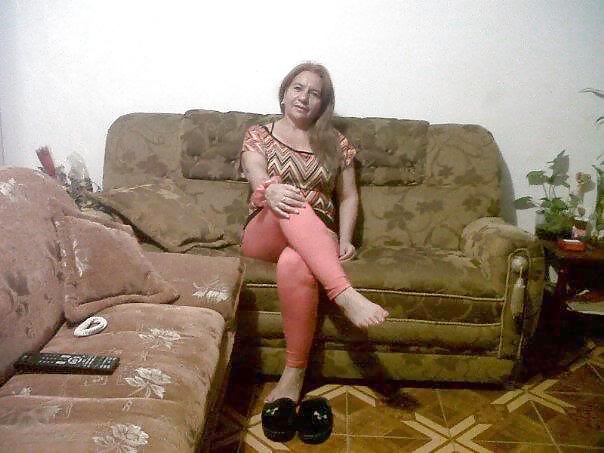 コロンビアの白い女の子の足
 #28550027