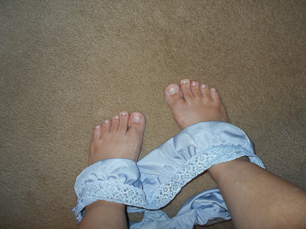 妻の足と足の指
 #41067044